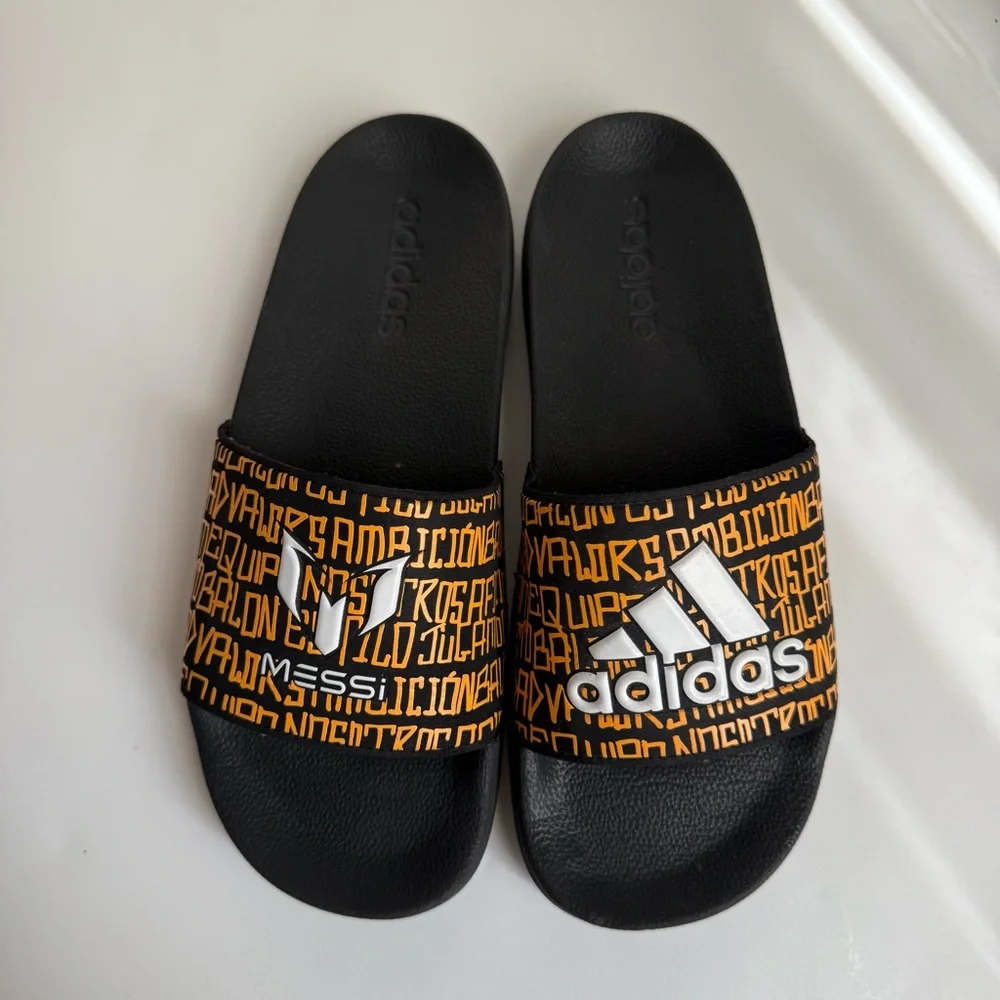 Adidas Messi Adilette Boys Black Slide Sandals - Size 6 (Used)